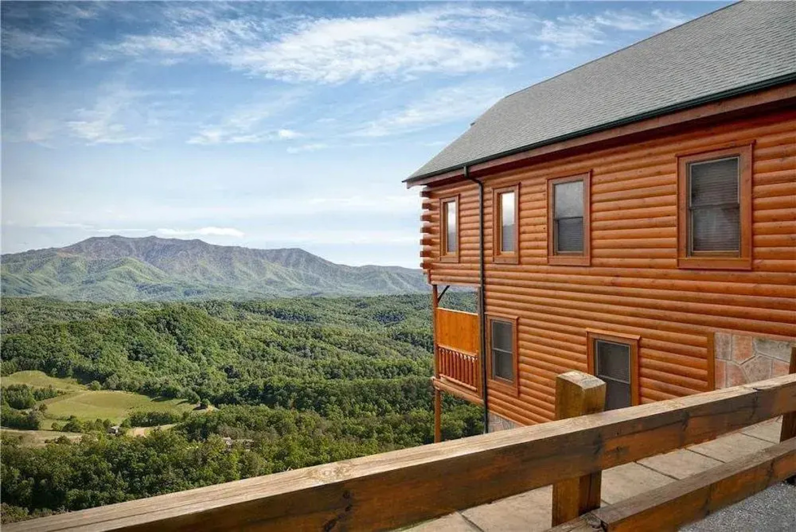 On Eagle's Wings - 2 Br cabin by RedAwning