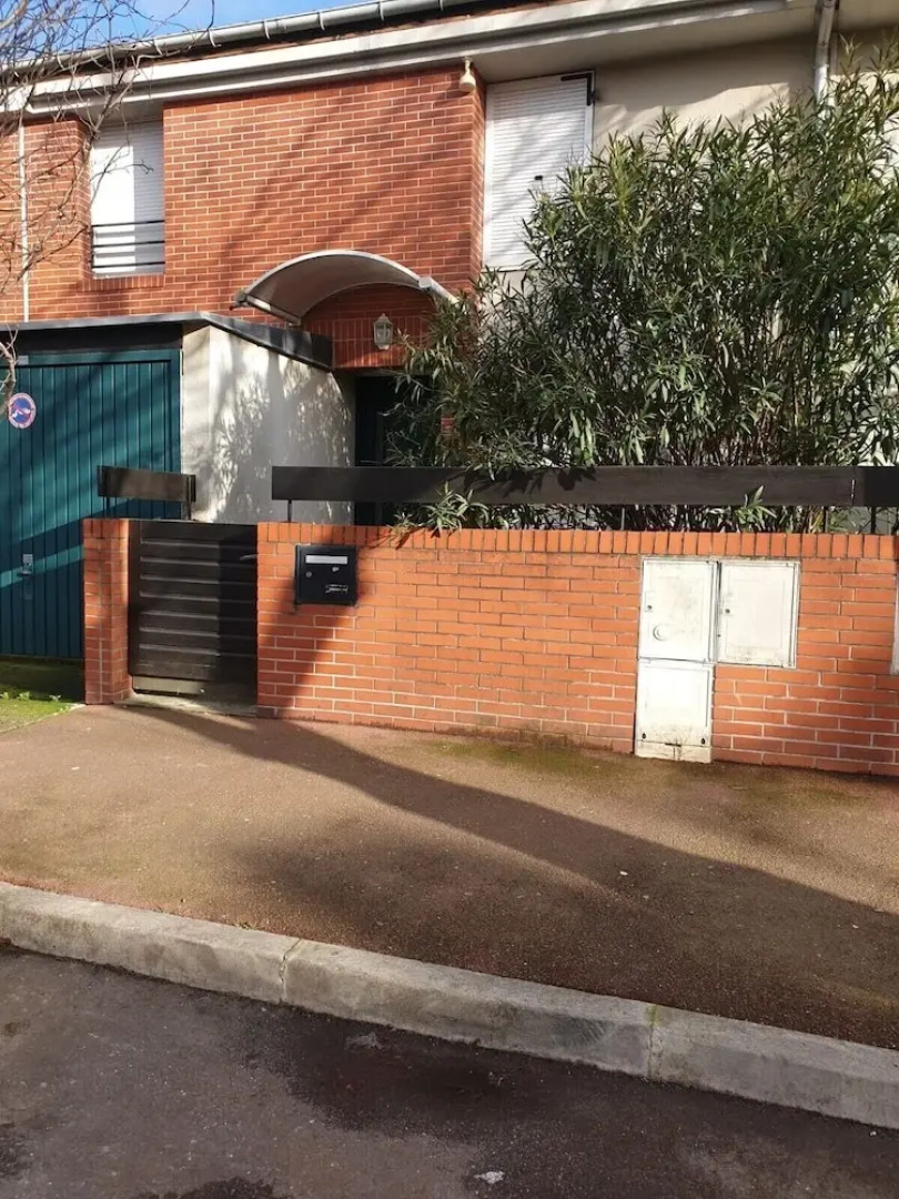 Auberge  KAMA - Hostel