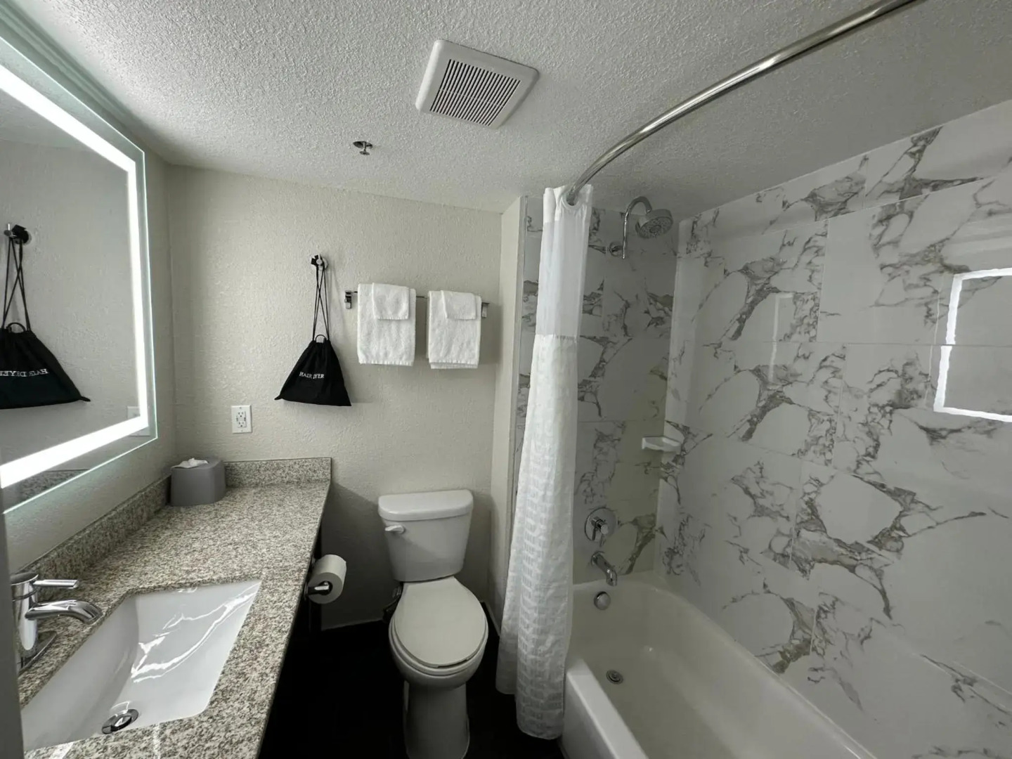 Holiday Inn Express & Suites Eden Prairie – Minneapolis by IHG