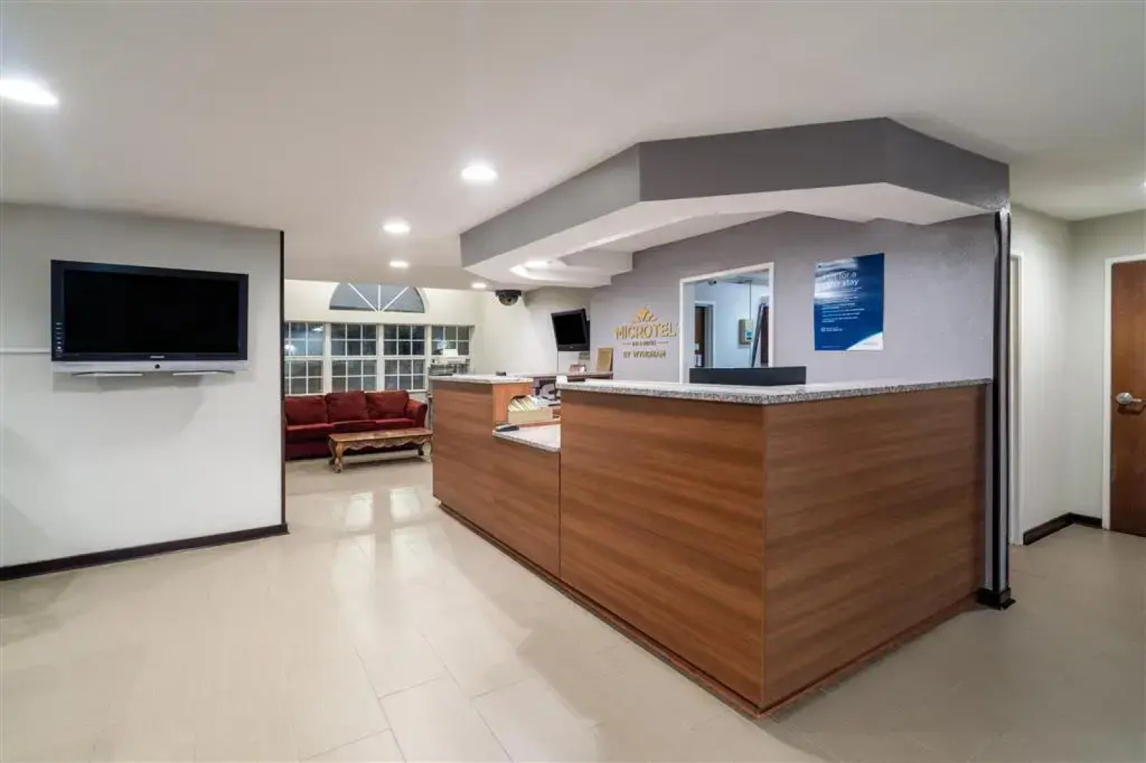 Microtel Savannah Pooler