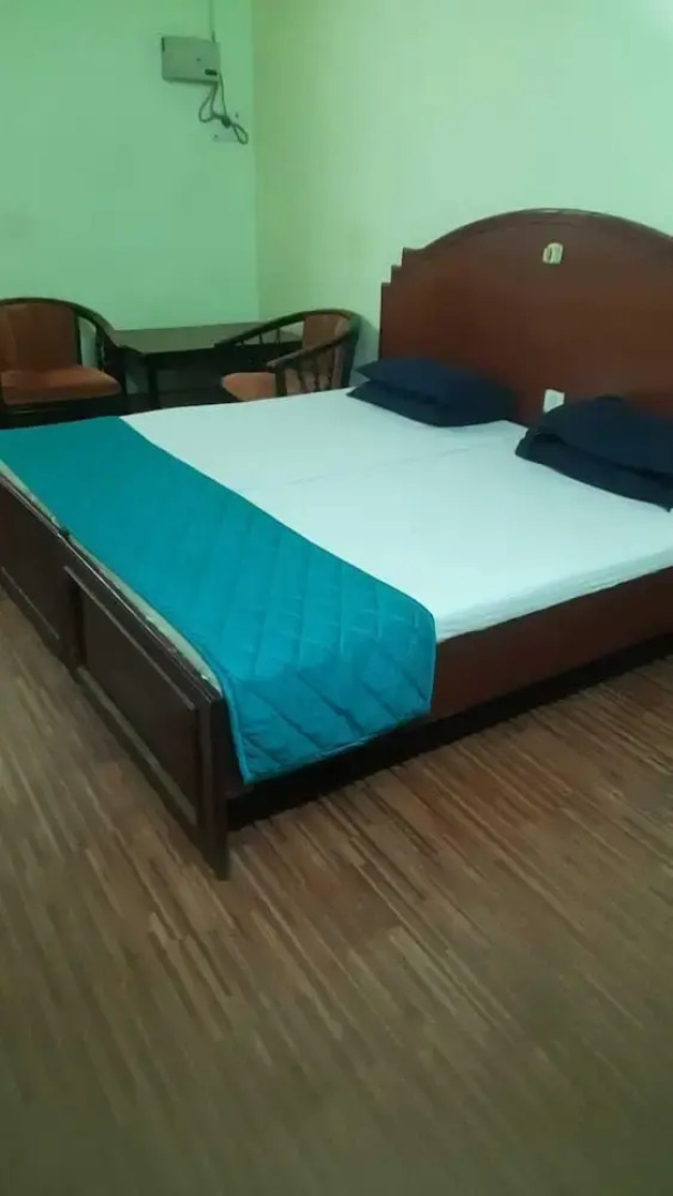 Sri sapthagiri lodge