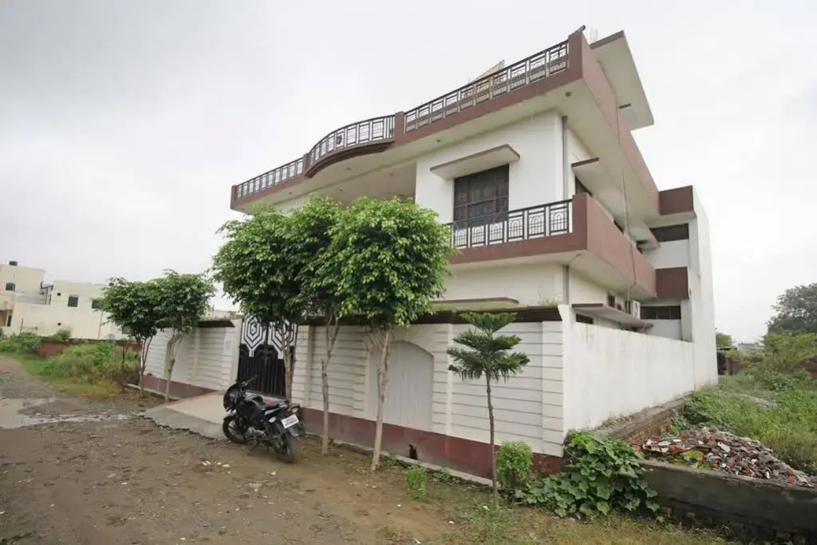 OYO Homes Rohilkhand Dental College