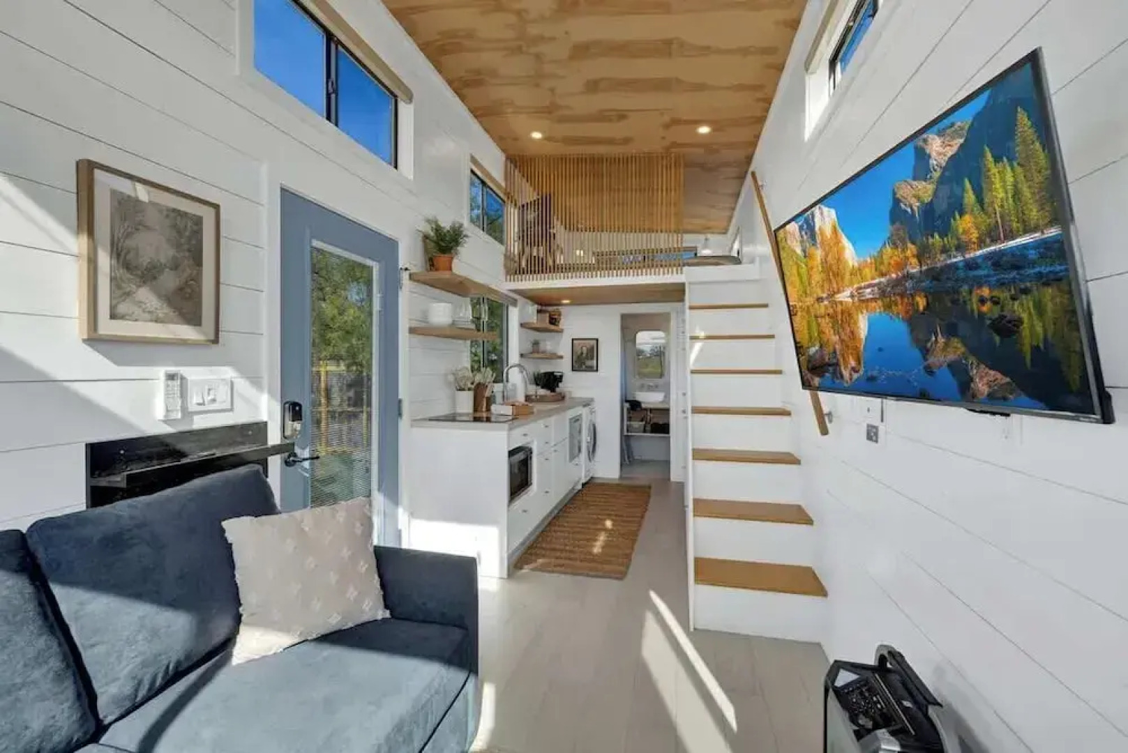 Henley-lux Tiny Home-hot Tub-fire Pit