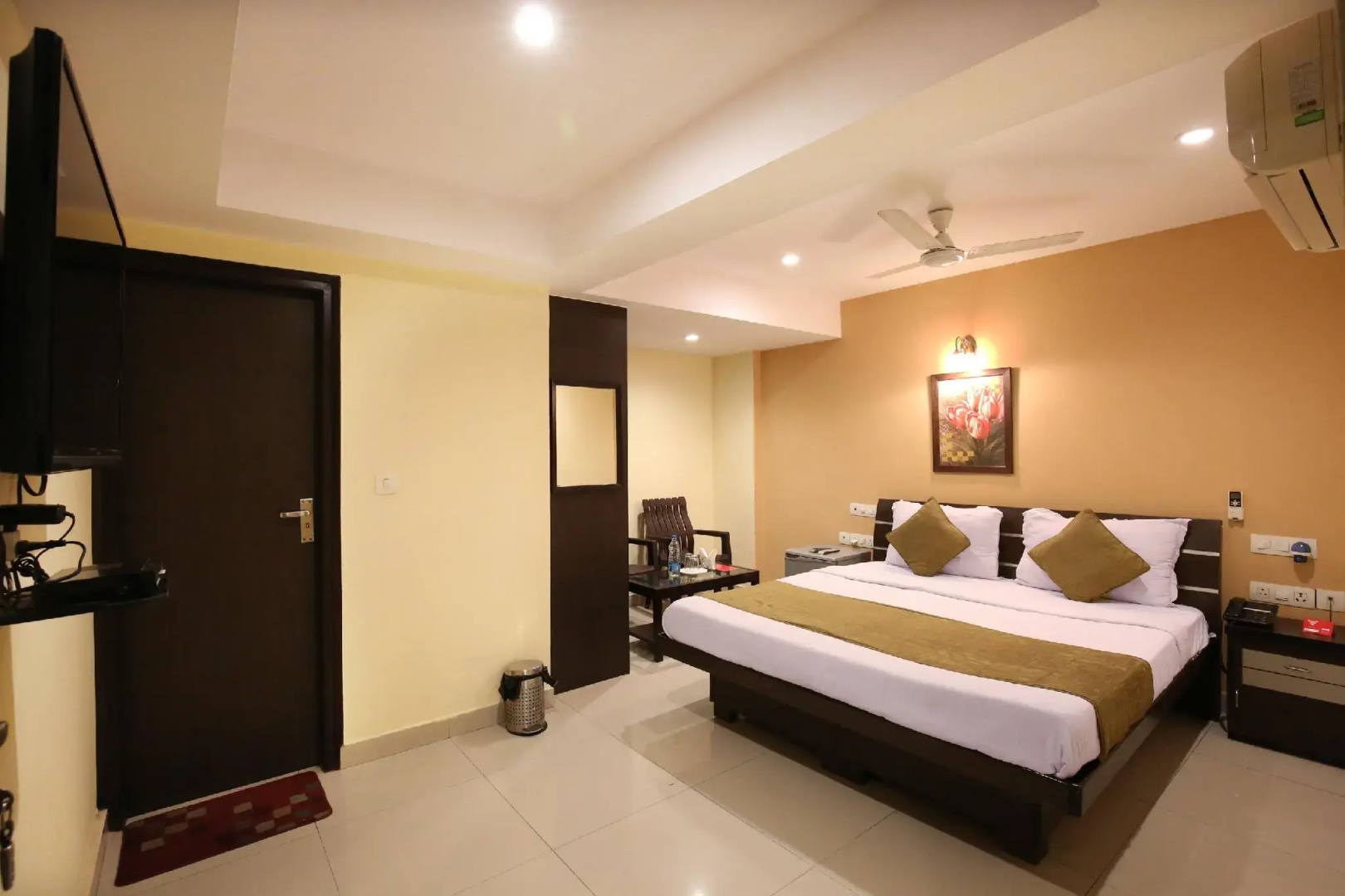 OYO 2120 Hotel Silver Haze
