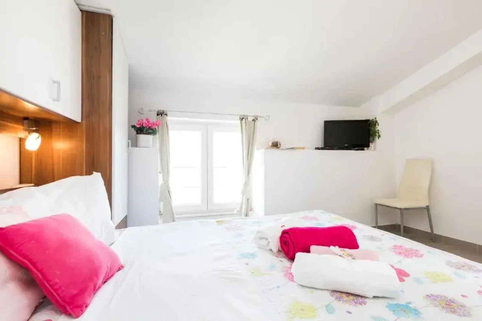 Apartments and rooms Roberto B.