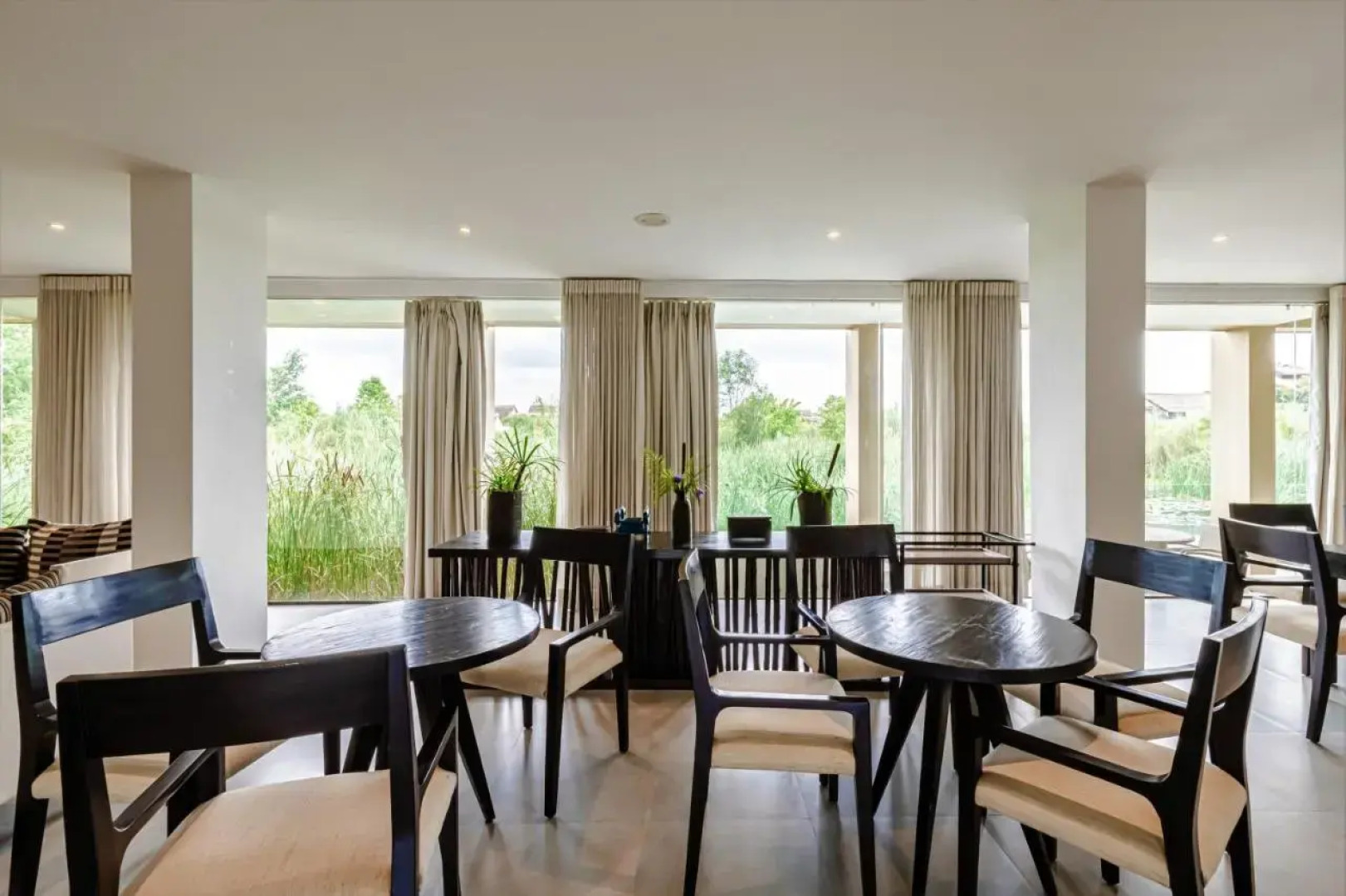 Meghauli Serai Chitwan National Park - A Taj Safari Lodge