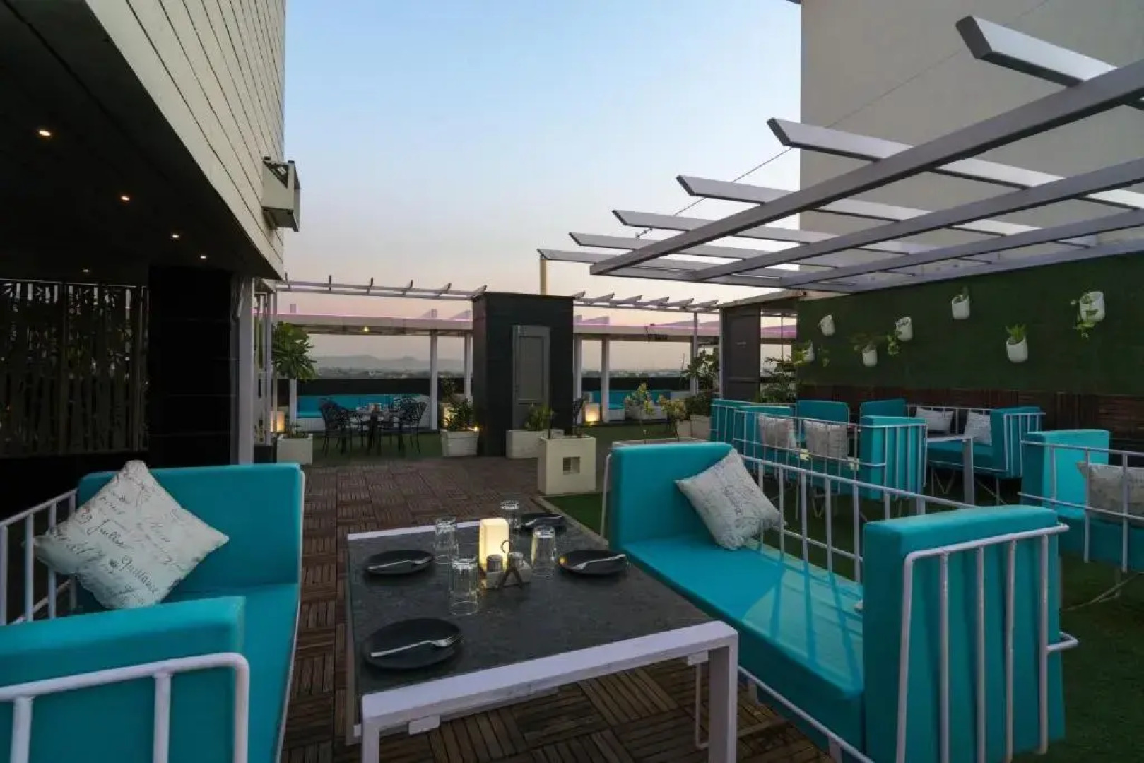 Xenious LN Courtyard Hotel