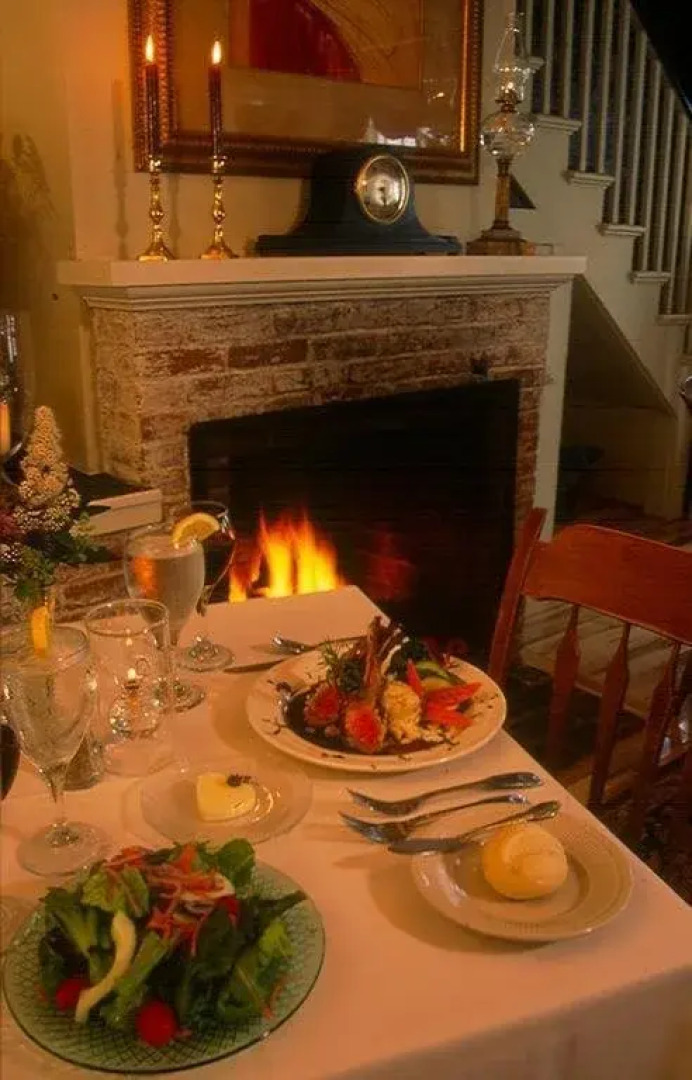 Lovett's Inn and Restaurant