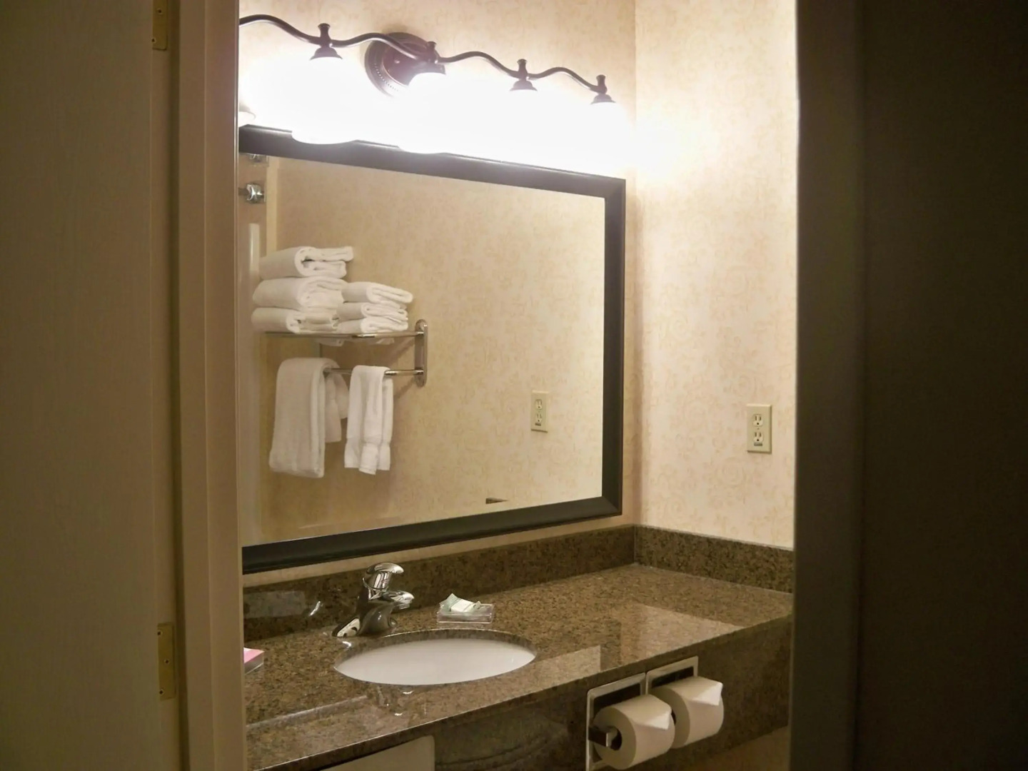 Country Inn & Suites by Radisson, Billings, MT