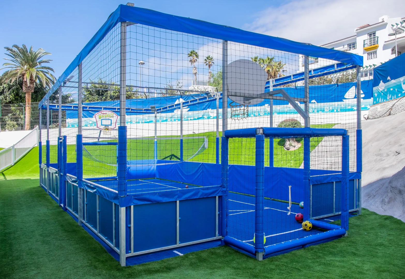 Отель HOVIMA La Pinta Beachfront Family