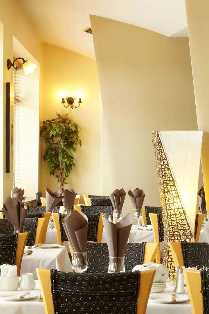 Waterford Marina Hotel