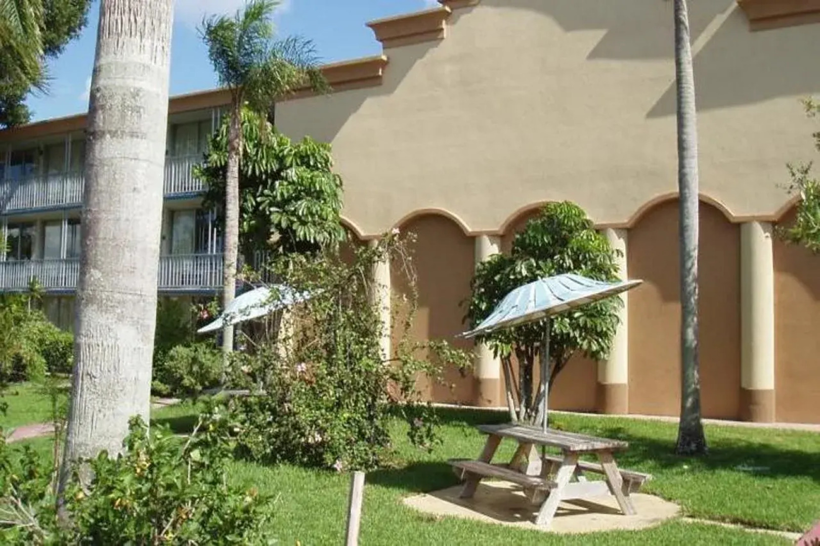 Red Carpet Inn Airport and Cruise Port Hotel Fort Lauderdale