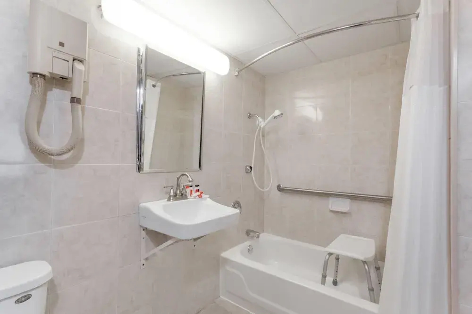 Ramada By Wyndham Newburgh/West Point