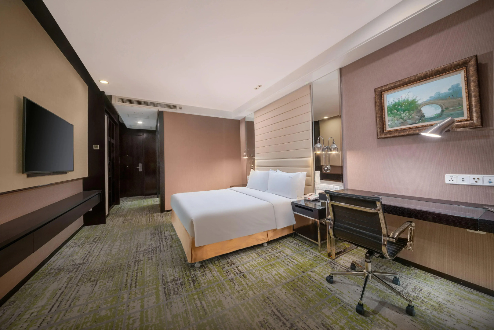 Holiday Inn Beijing Focus Square by IHG