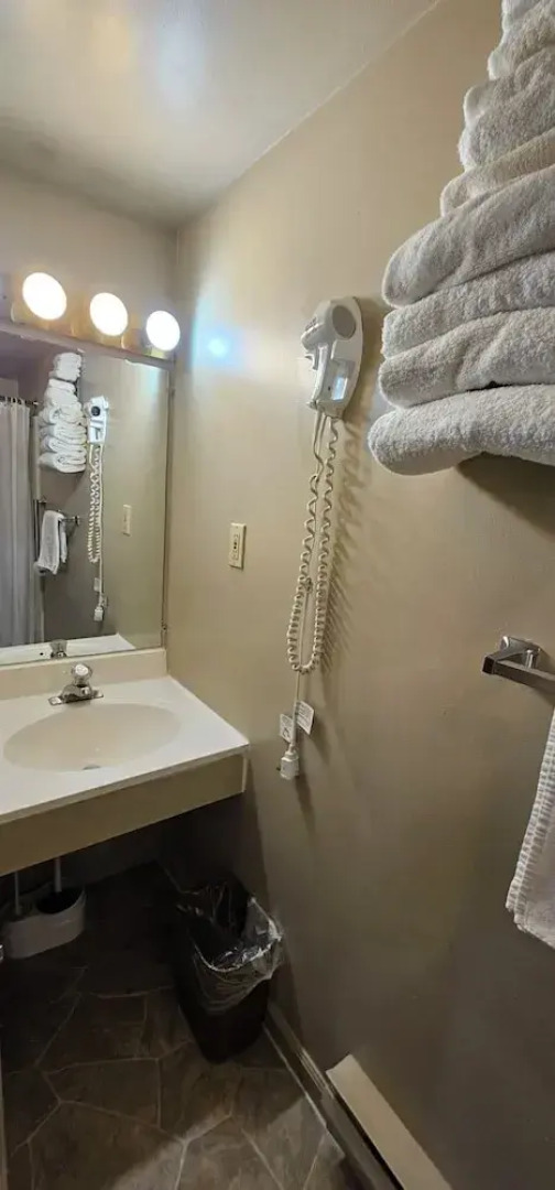 River Country Motor Lodge