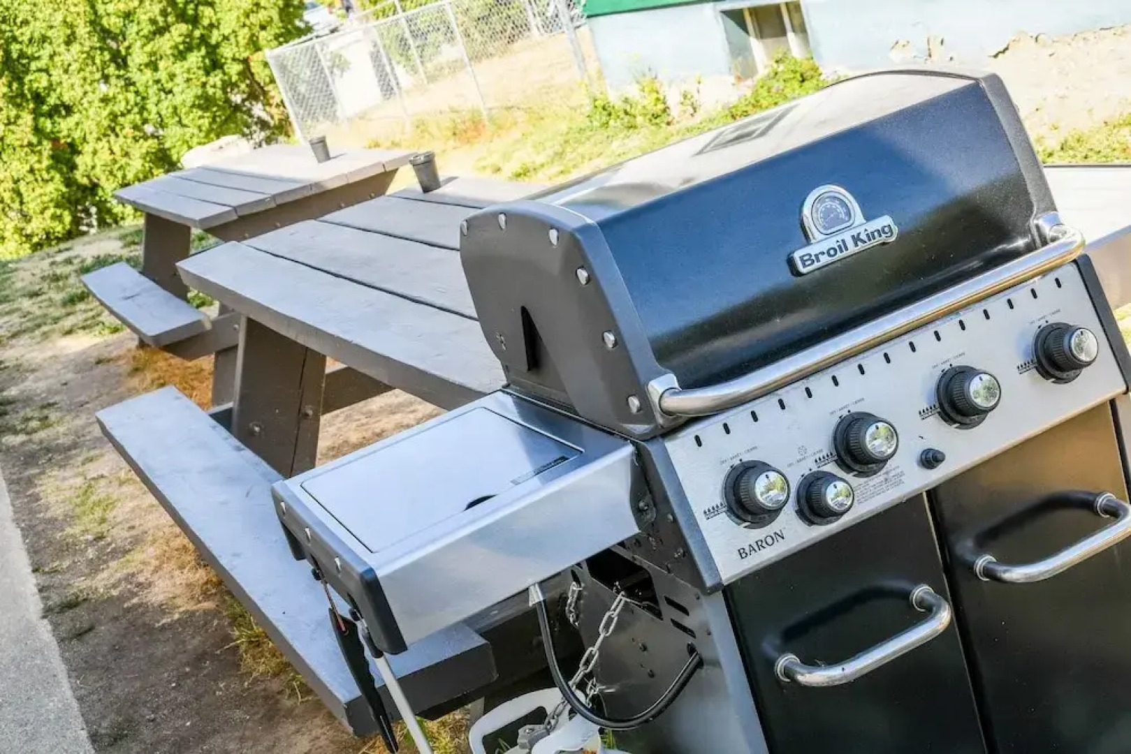 Creston Hotel & Suites