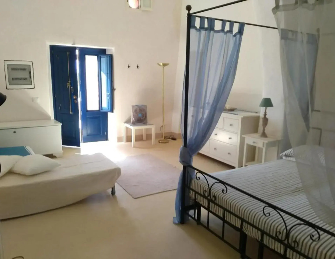 Alicudi Giardino dei Carrubi