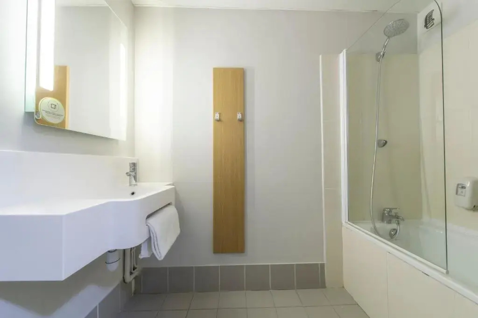 B&B Hotel ORANGE - Echangeur A7 A9