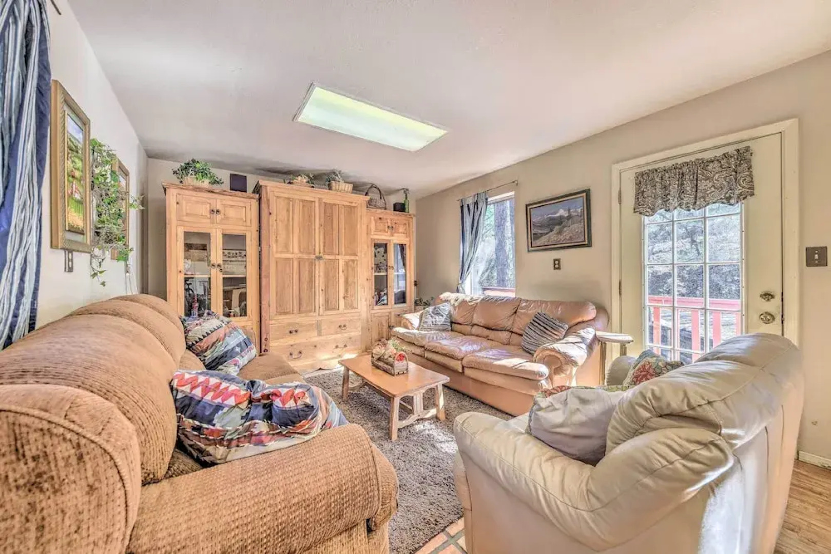 Dog-friendly Alto Escape w/ Hot Tub + Foosball!