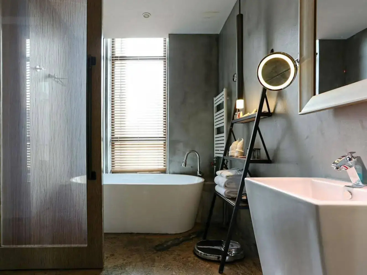 Time Tunnel Designer Hotel