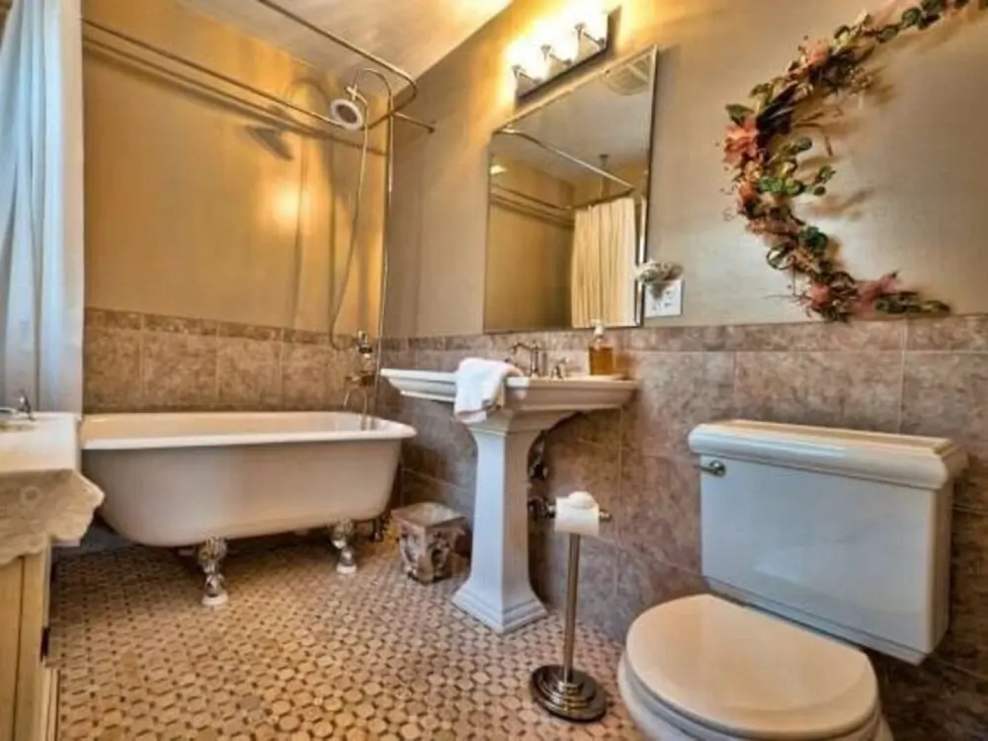 The Maxwell House Bed and Breakfast