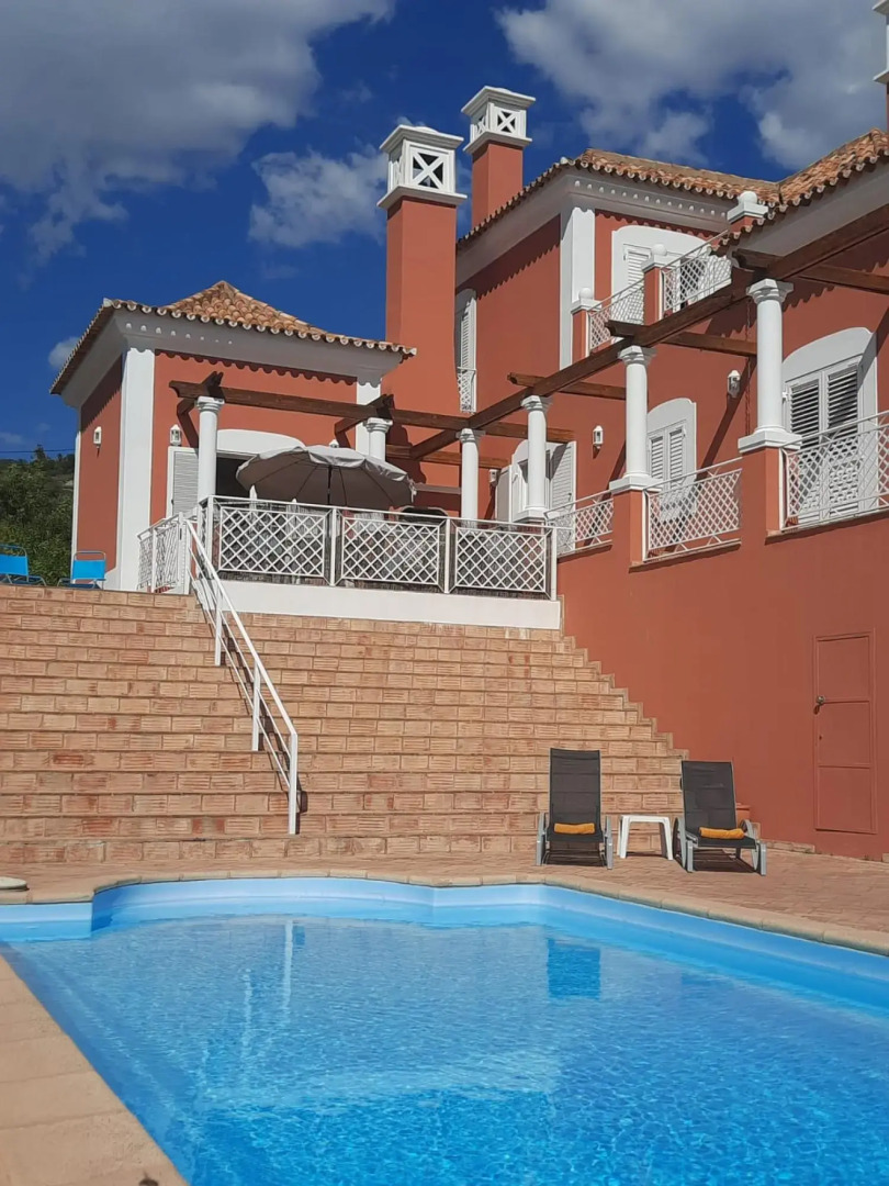 Villa Corotelo by Portucasa