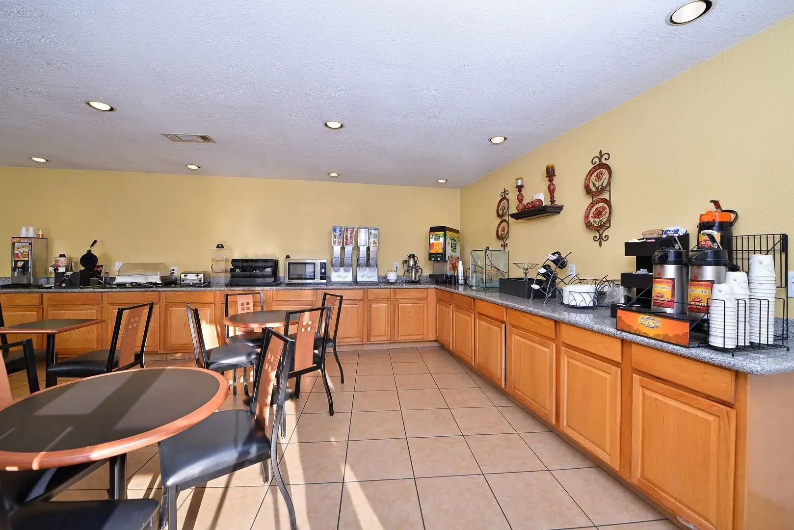 Xecutive Inn and Suites