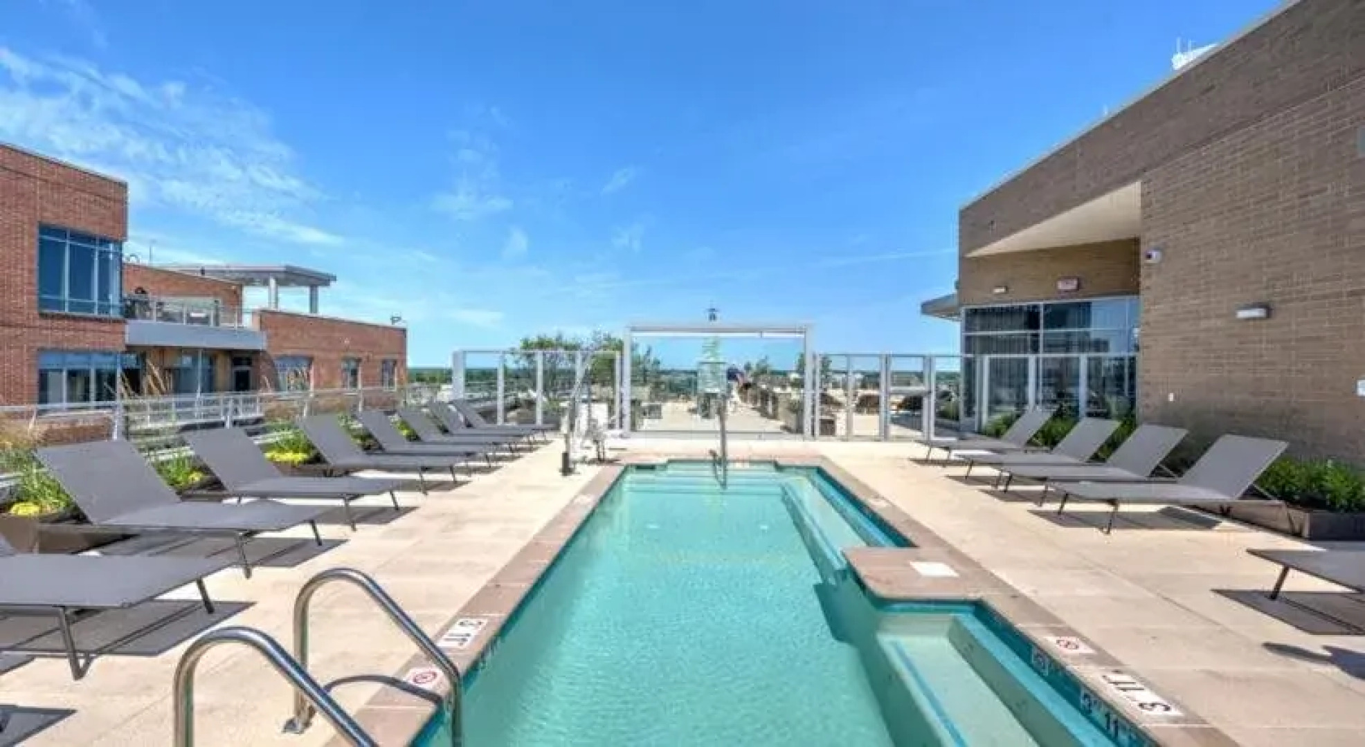 Global Luxury Suites at Woodmont Triangle South