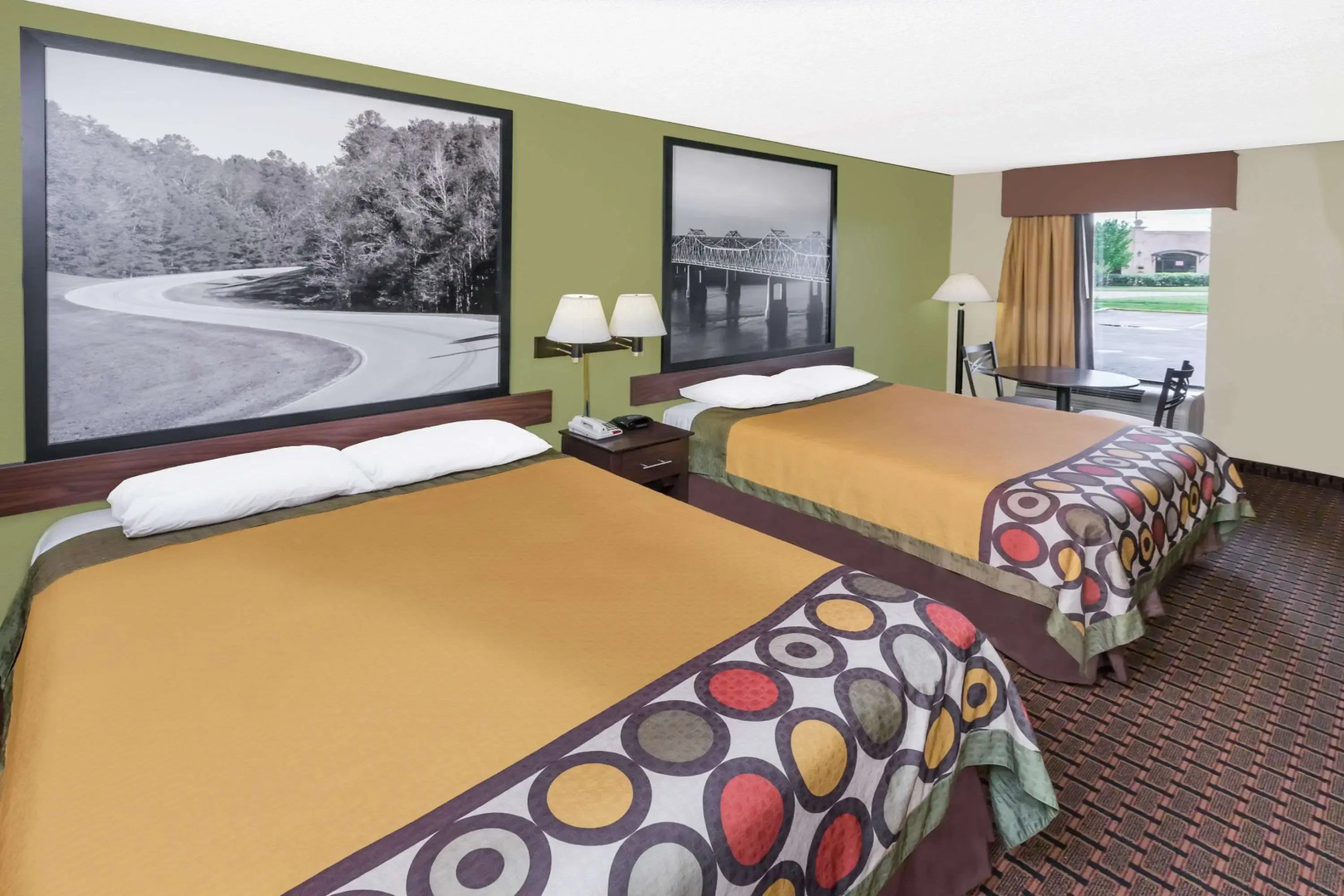 Super 8 by Wyndham Madison/Ridgeland Area