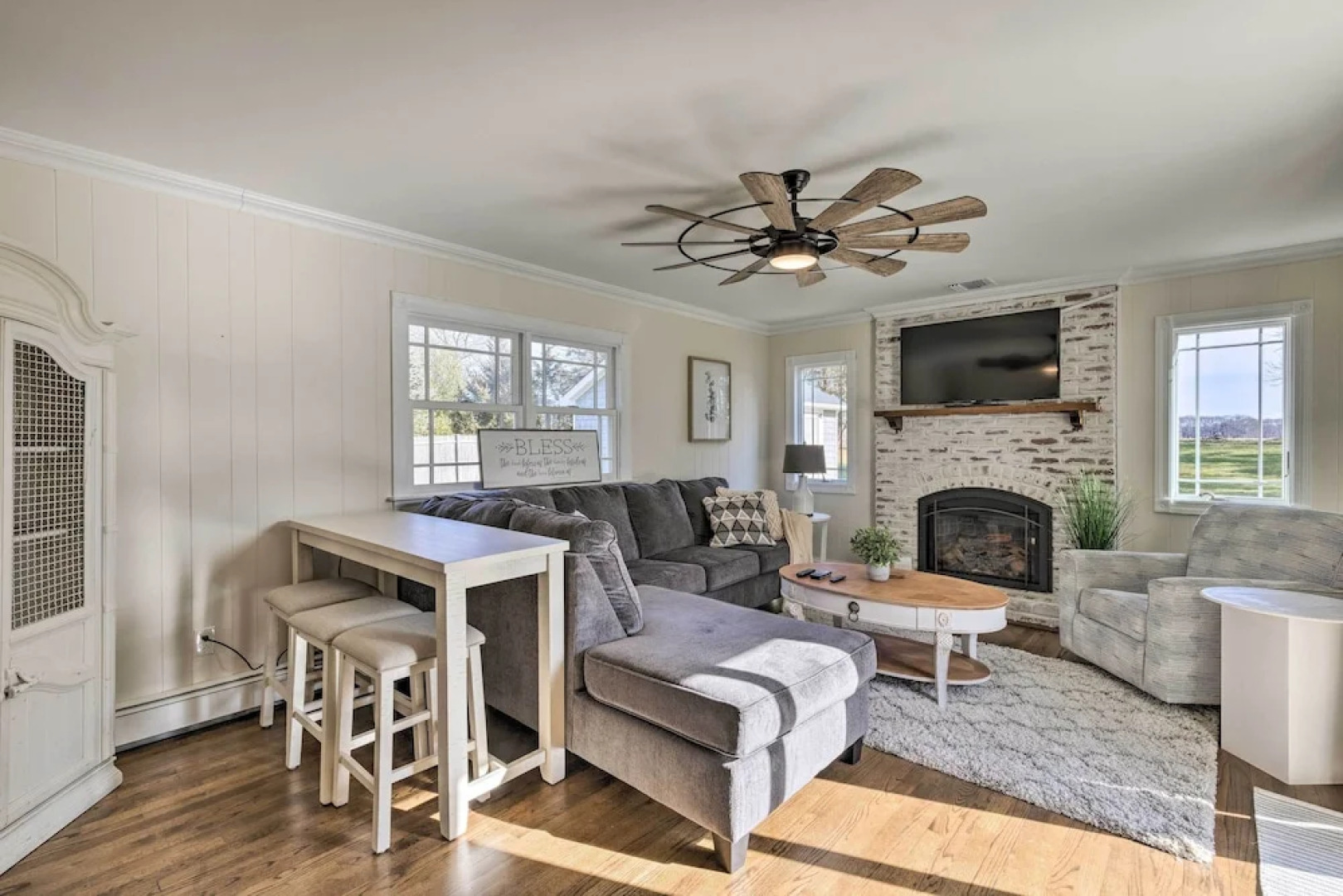 Mattituck Home w/ Fireplaces - Near Wineries