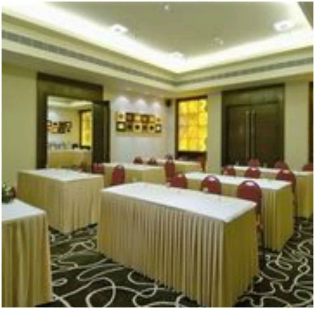 Vivanta Vijayawada, MG Road