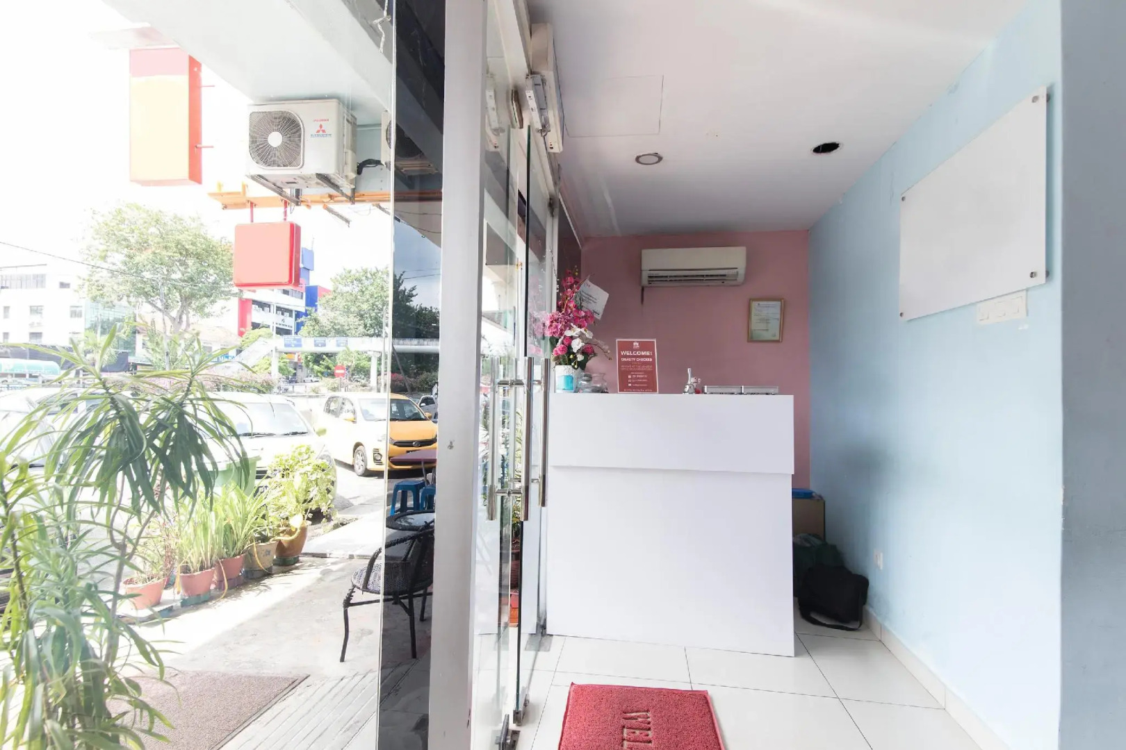 Zen Rooms Colour Hotel