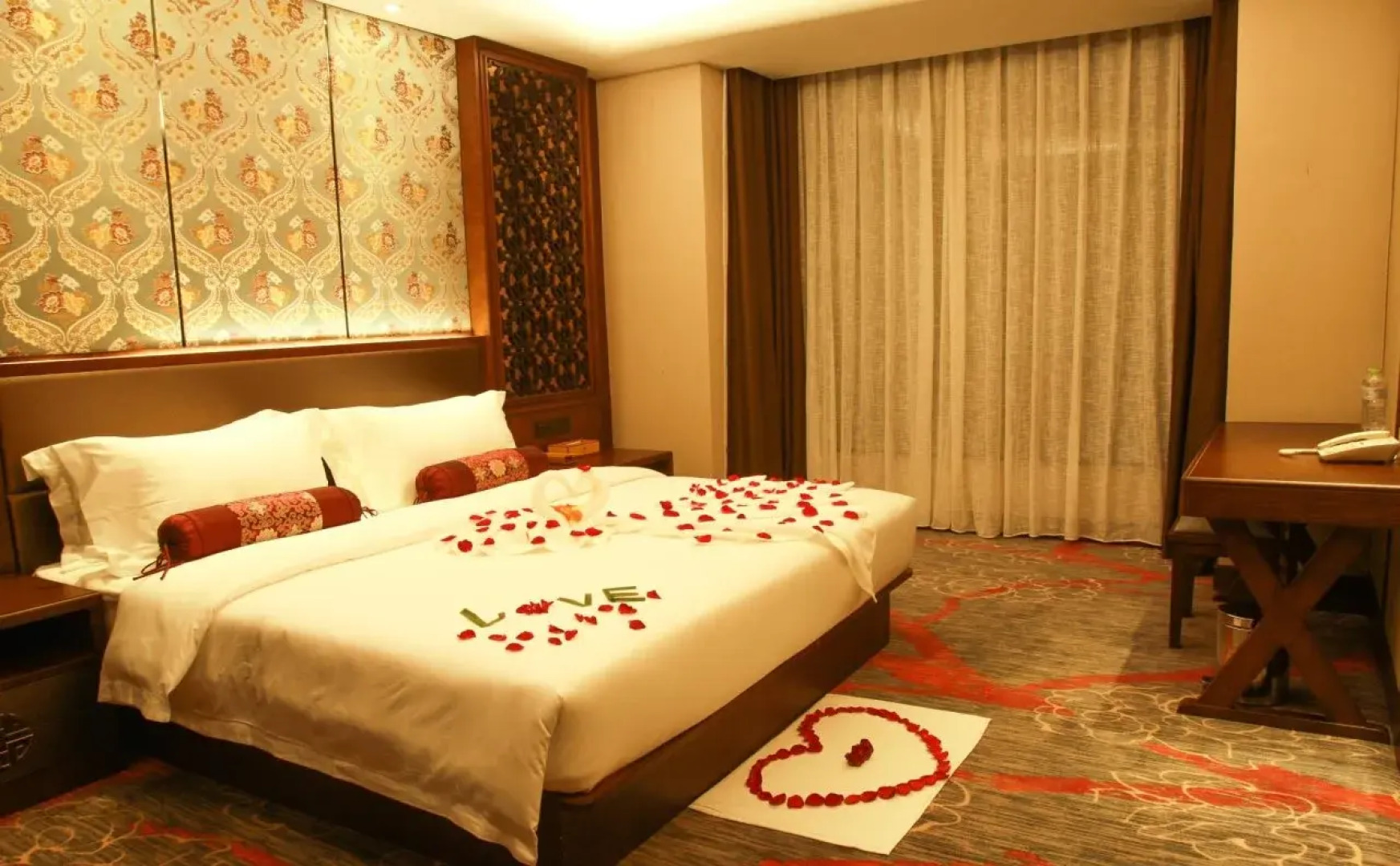 Riverside Luxury Hotel