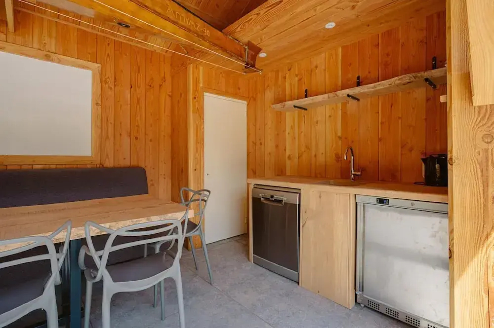 Luxurious 16-person Villa With Swimming Pool Sauna Outdoor Kitchen With BBQ