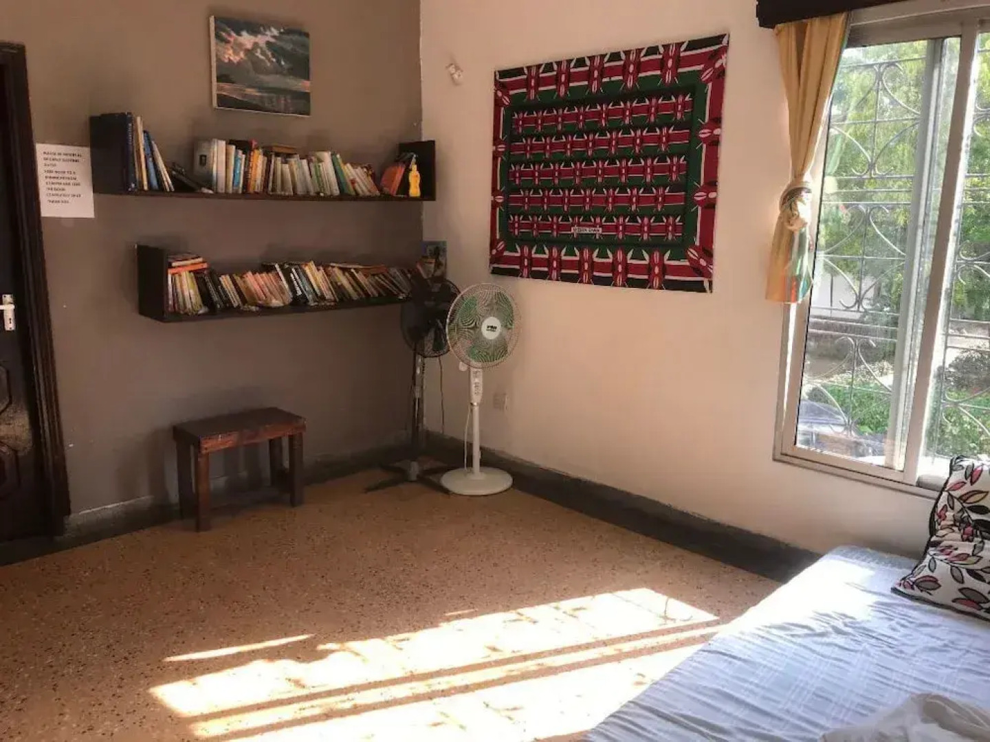 Tulia House - Hostel