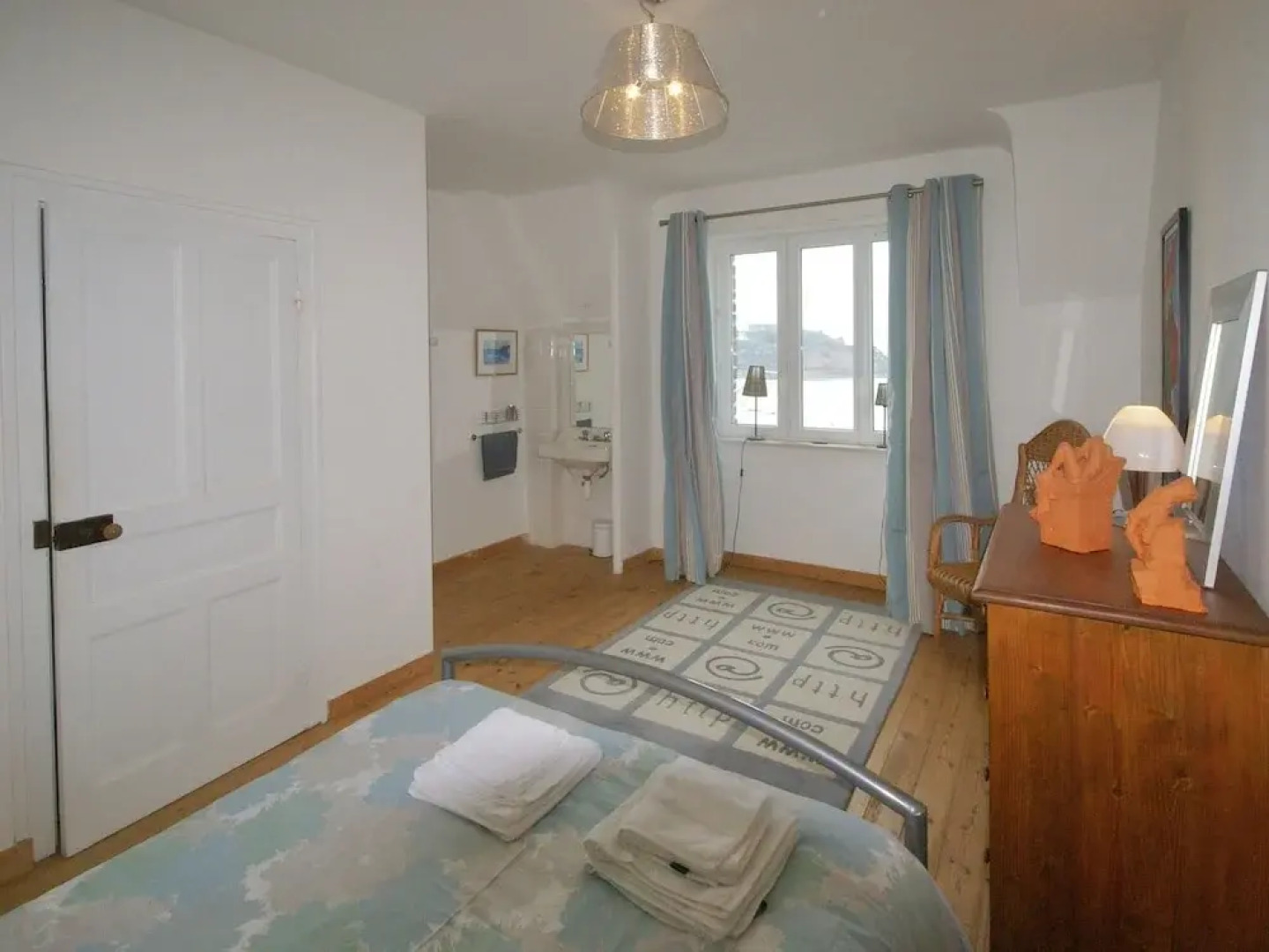 Luxurious Villa in Locquirec With Terrace