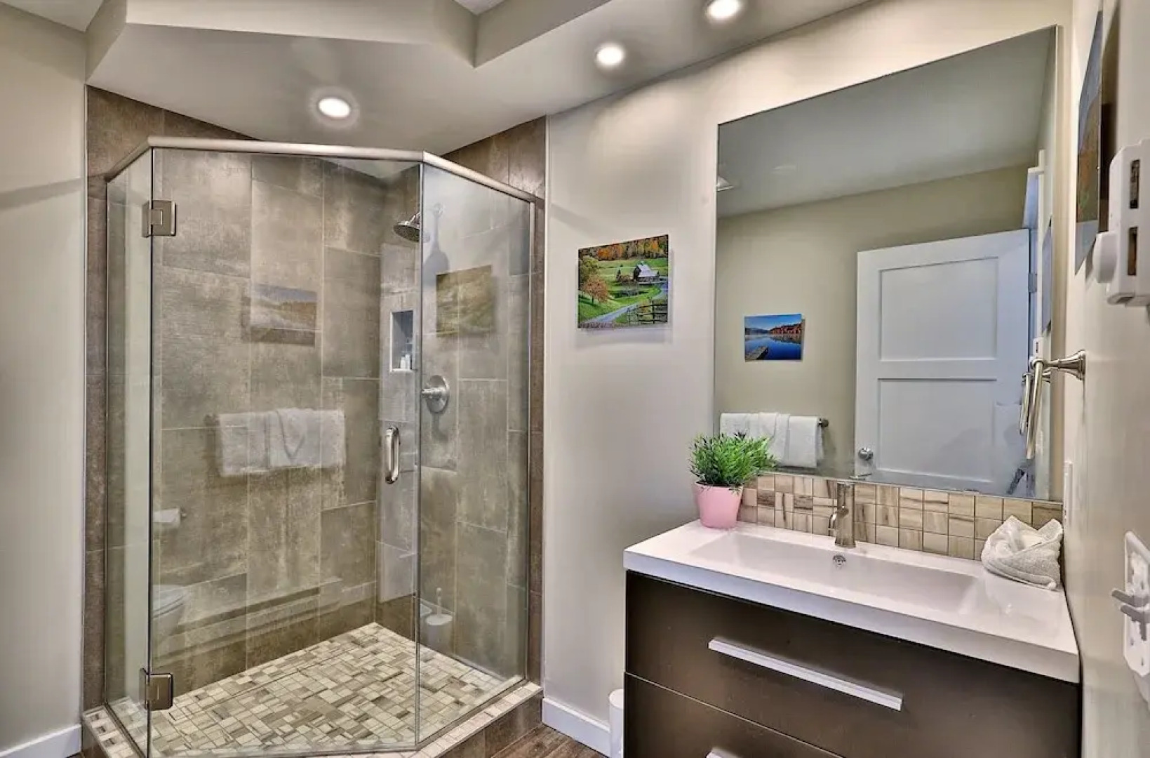 KCIS 612/613 - Forest Suites: Sleeps 10 in Killington Center