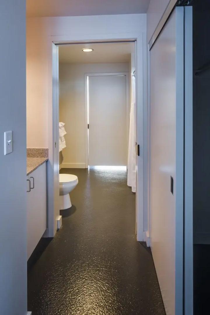 Stay Alfred on 6th Avenue