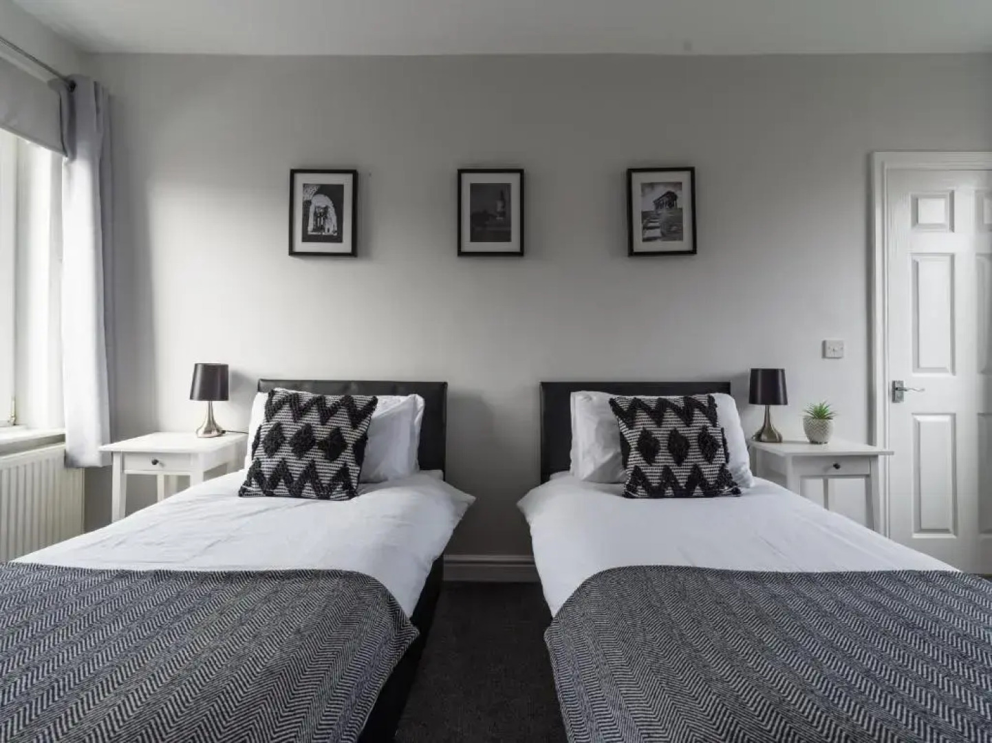 House - Sleeps 4 - Pet Friendly - Parking - Garden