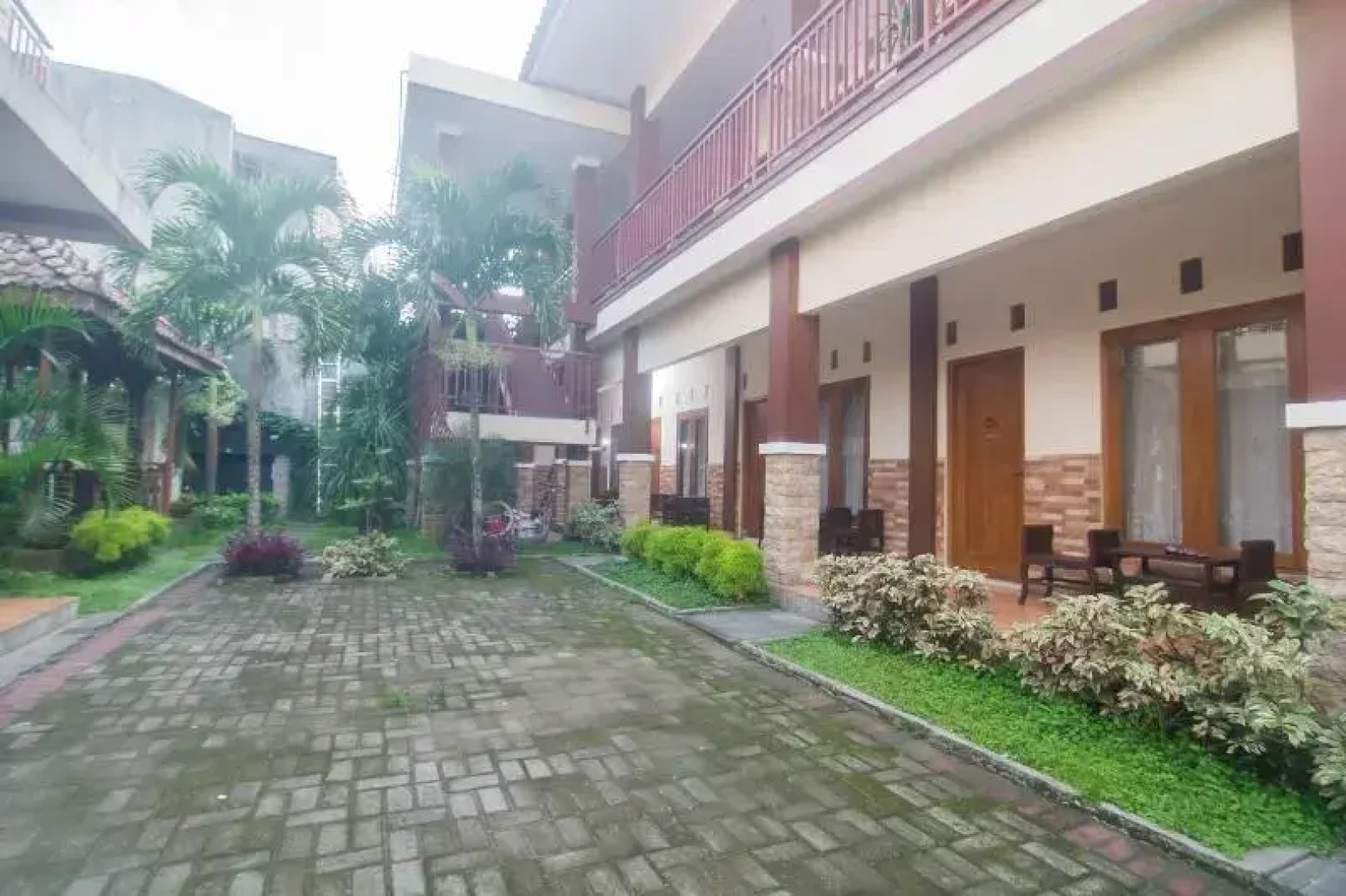 OYO 326 Ndalem Padma Asri Guest House