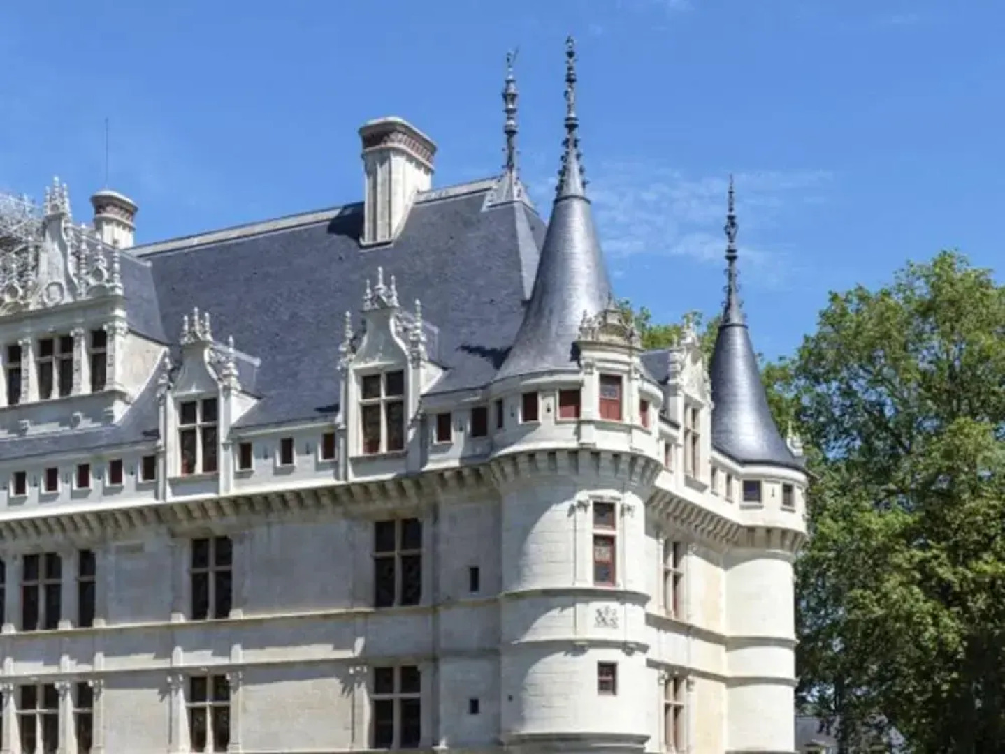 Property With 3 Bedrooms in Trogues, With Pool Access and Furnished Te