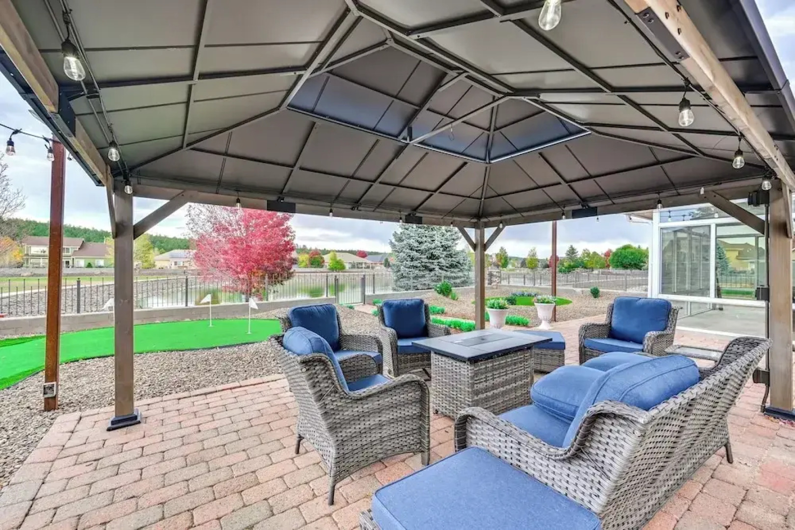 12 Mi to Flagstaff: Pet-friendly Home w/ Sunroom!