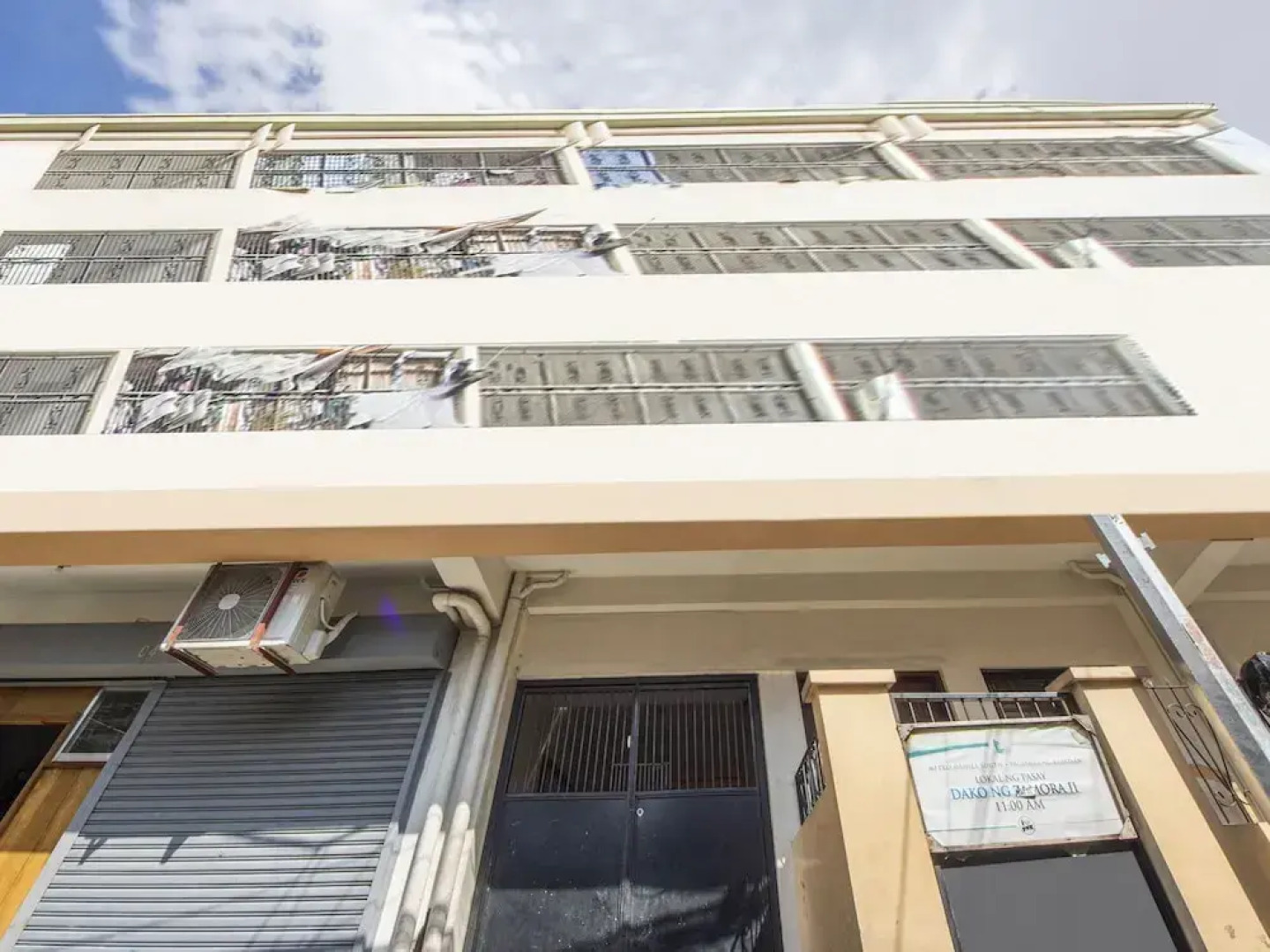 OYO 578 Red Velvet Suites Vaccinated Staff