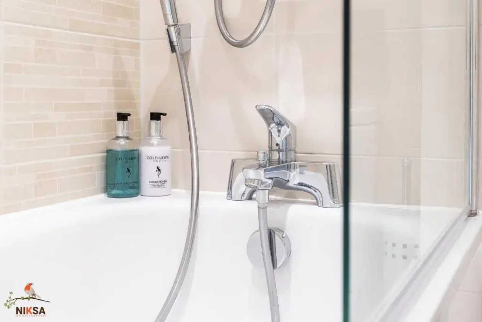 Niksa Serviced Accommodation Welwyn Garden City- One Bedroom