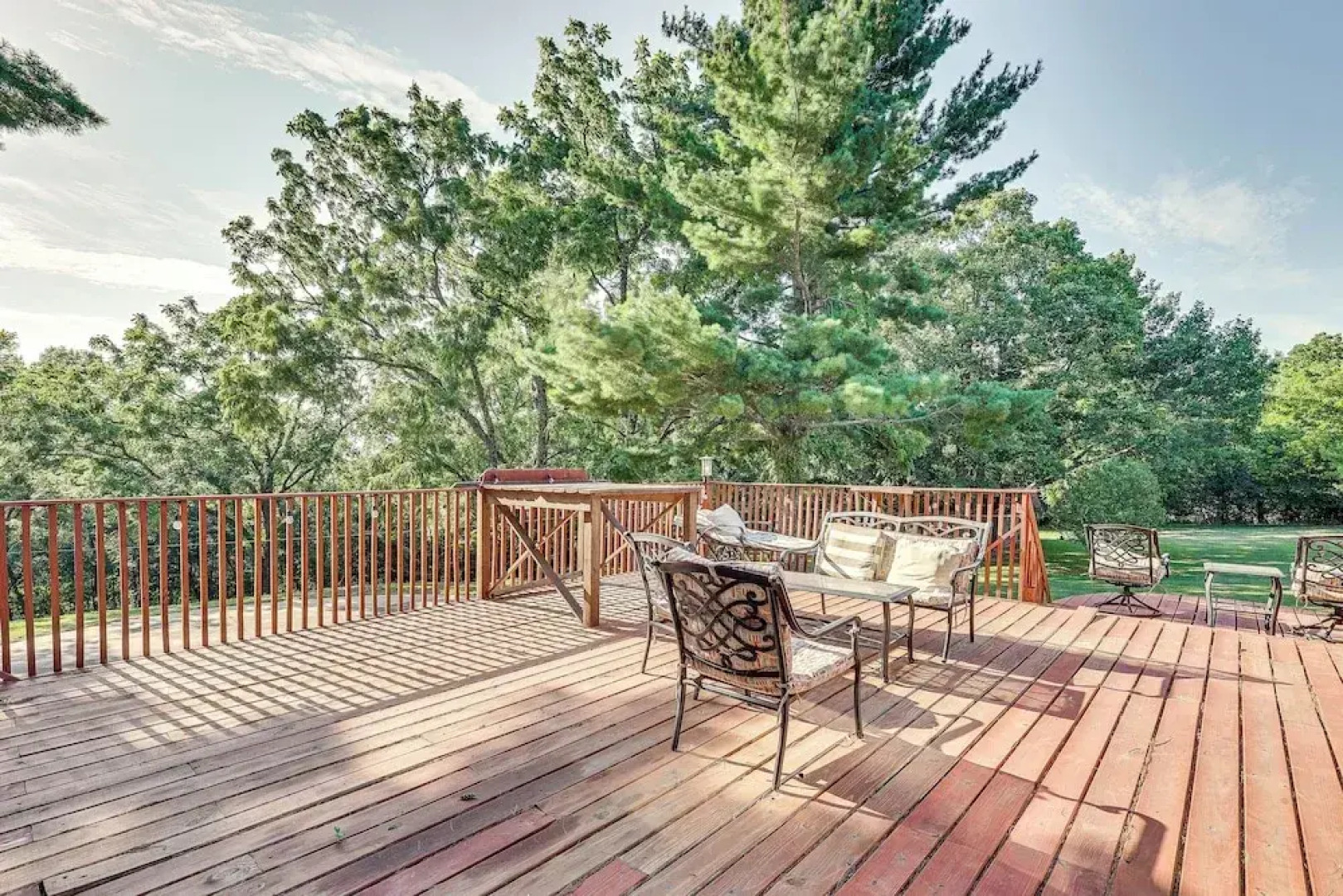 Eureka Springs Rental Cabin 8 Mi to Downtown!