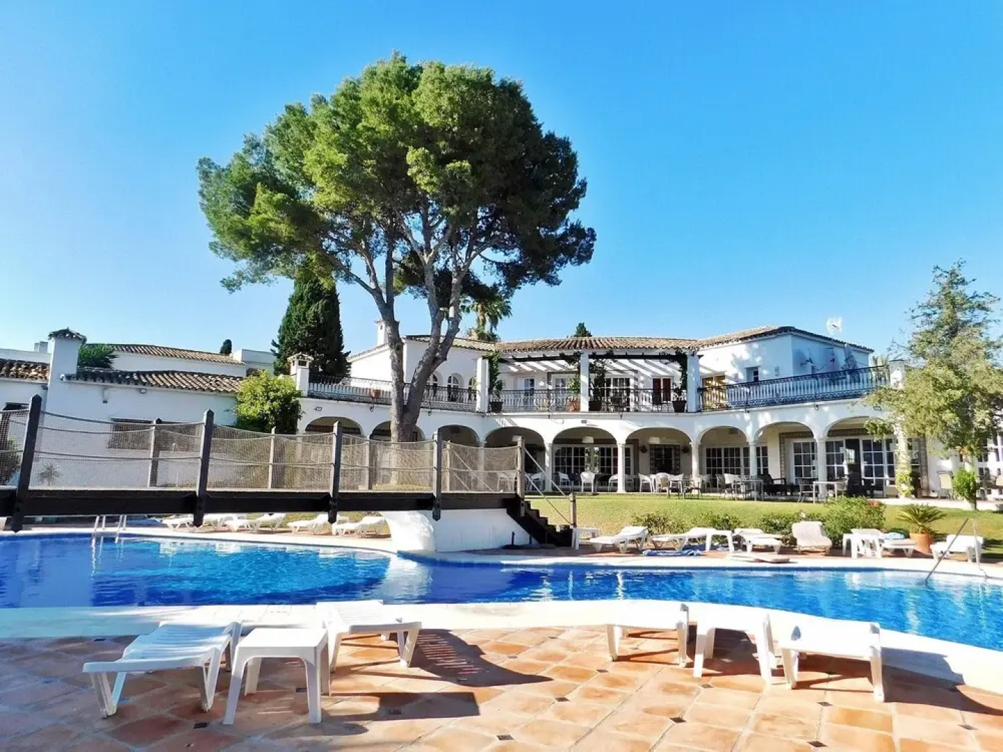 Marbella Views Jacuzzi Cinema Bbq Pool Condo Wifi