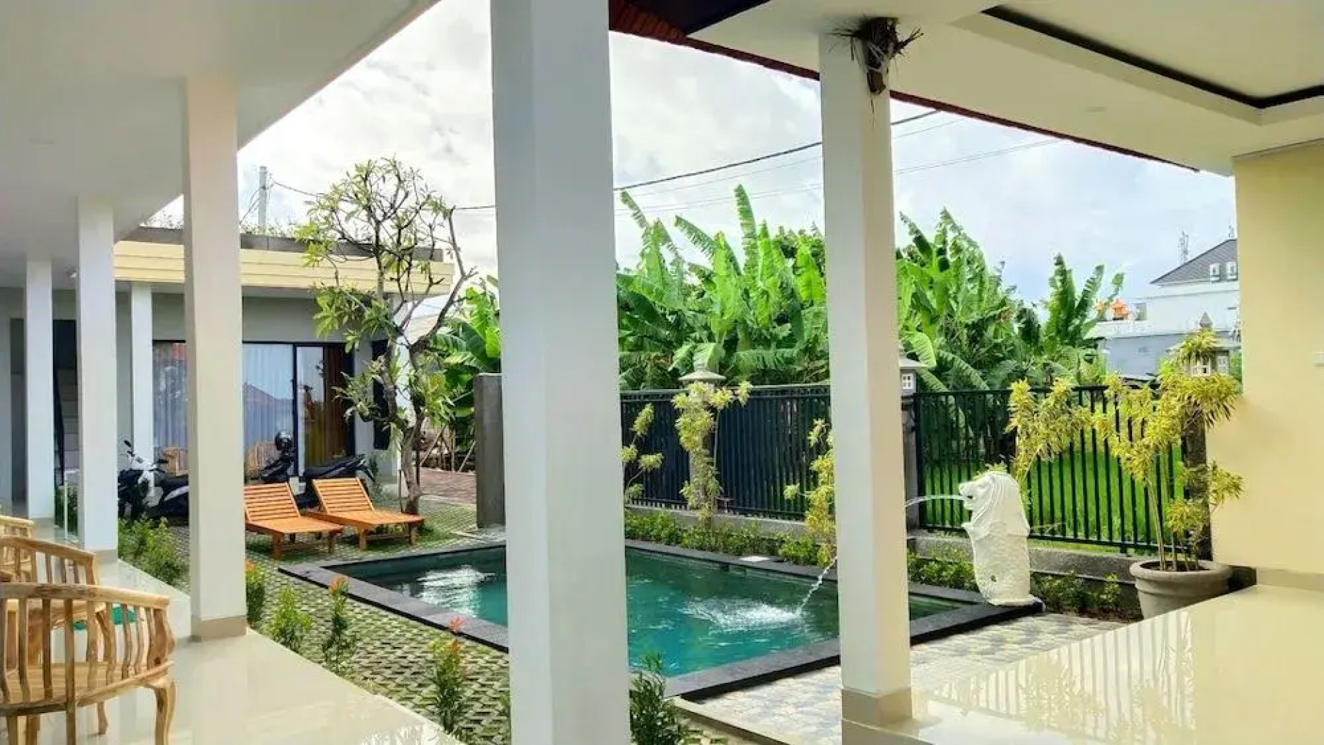 Umah Dangin Guesthouse - Hostel