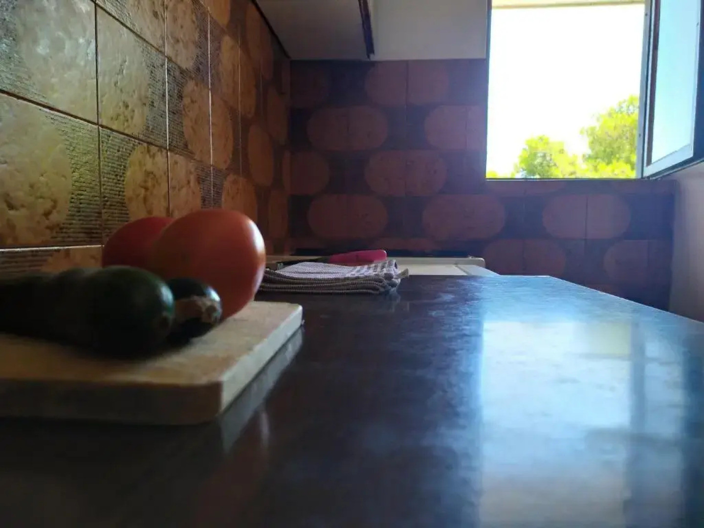 Apartments 1st line to sea and beach,quiet area,private parking,terrace with sea view