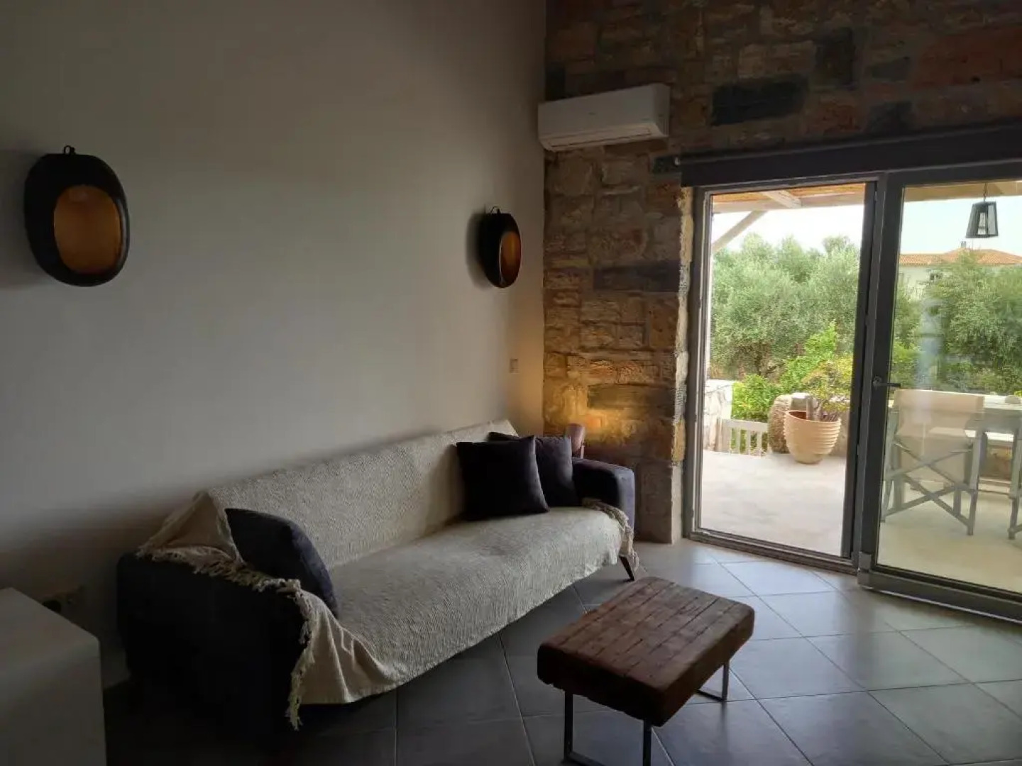 Koroni Stone House, newly built studios by the sea