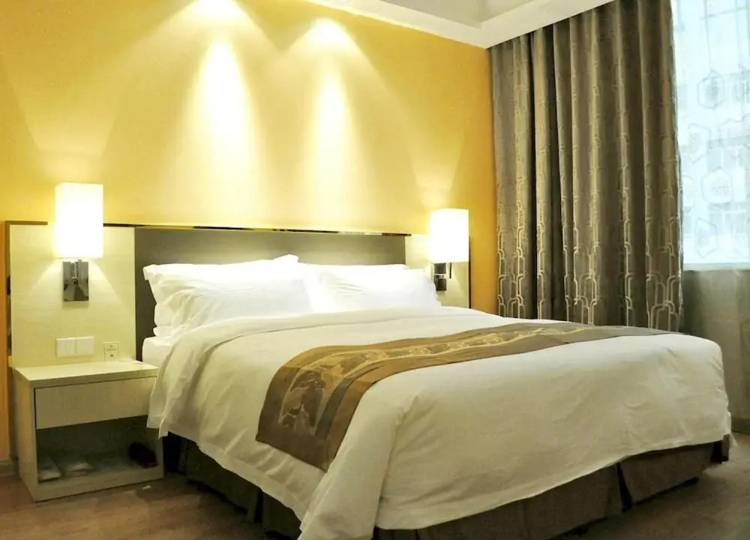 Golden Plaza International Hotel